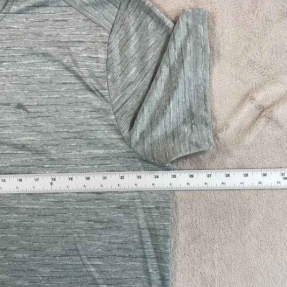 Tommy Bahama Wave Crest Henley T Shirt Men XL Grey IslandZone Performance NWOT - Picture 6 of 9